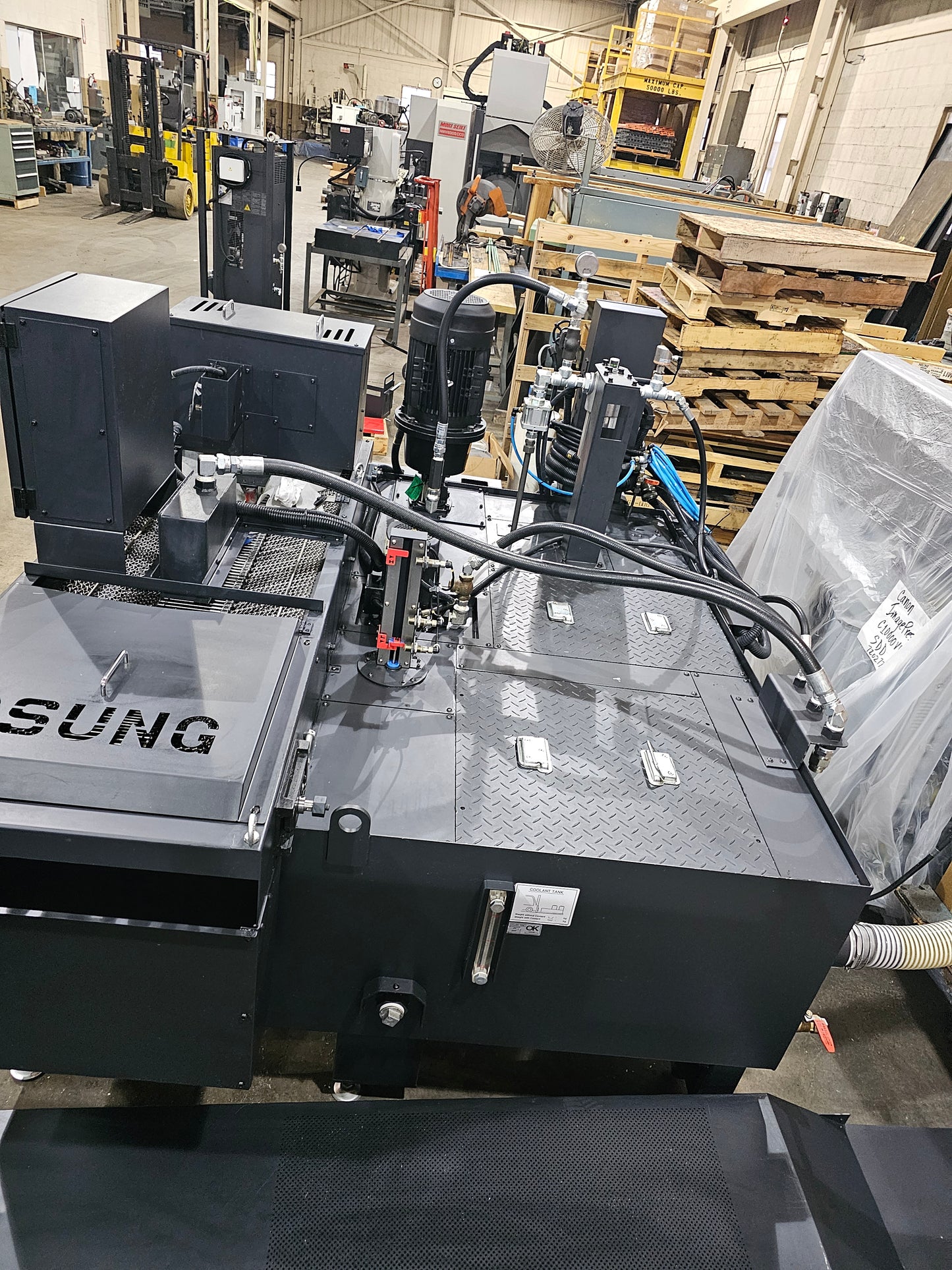 Doosan DVF 5000 - 5th Axis Vertical Machining Center - 2020 (694 Hours)