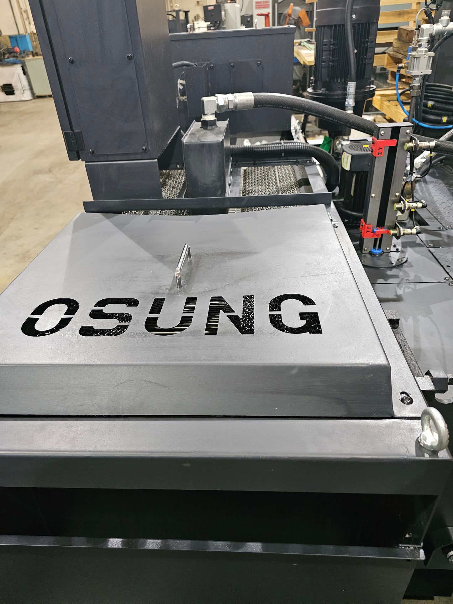 Doosan DVF 5000 - 5th Axis Vertical Machining Center - 2020 (694 Hours)