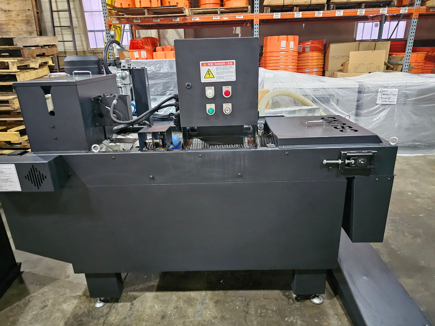 Doosan DVF 5000 - 5th Axis Vertical Machining Center - 2020 (694 Hours)