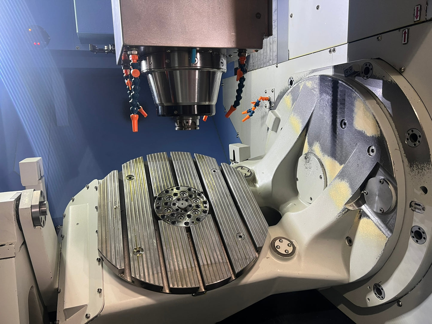Doosan DVF 5000 - 5th Axis Vertical Machining Center - 2020 (694 Hours)